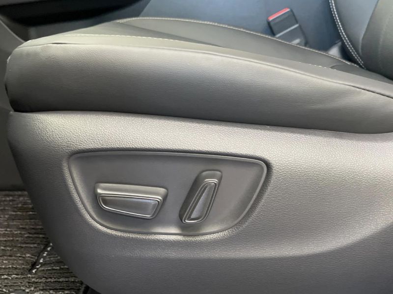 2025 Toyota Alphard Hybrid 6AA-AAHH40W (UW-6a60330e9e887)[13]