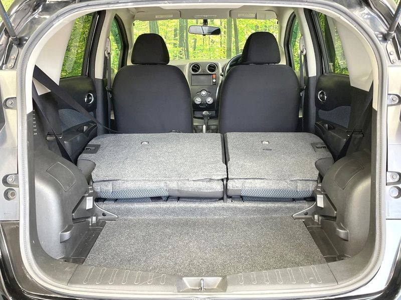 2013 Nissan Note DBA-E12 (UW-6a6033bfec2fa)[25]