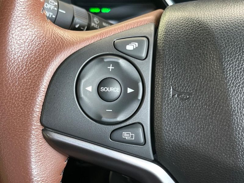 2017 Honda Fit Hybrid DAA-GP5 (UW-6a6034003a8e6)[27]