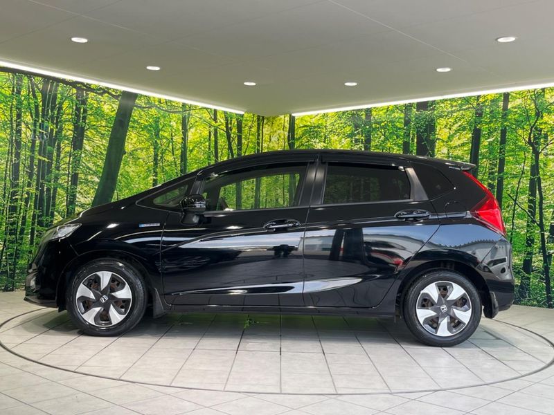 2017 Honda Fit Hybrid DAA-GP5 (UW-6a6034003a8e6)[12]