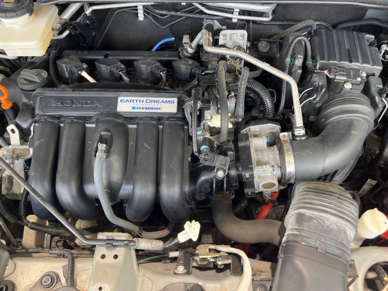 2017 Honda Fit Hybrid DAA-GP5 (UW-6a6034003a8e6)[4]