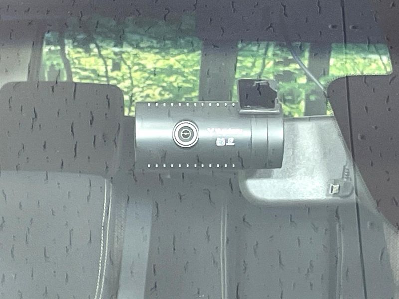 2014 Nissan Serena DAA-HFC26 (UW-6a60343706ddd)[11]