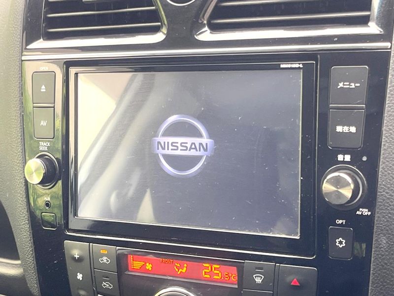 2015 Nissan Serena DAA-HFC26 (UW-6a603437e45f7)[21]