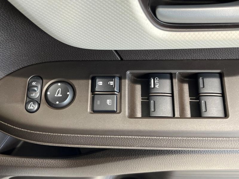 2023 Honda N-BOX 6BA-JF4 (UW-6a603484d7b9b)[27]