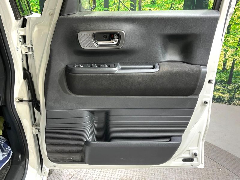 2023 Honda N-BOX CUSTOM 6BA-JF5 (UW-6a60349a7e205)[4]