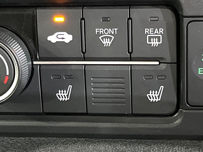 2023 Honda N-BOX CUSTOM 6BA-JF5 (UW-6a60349a7e205)[29]