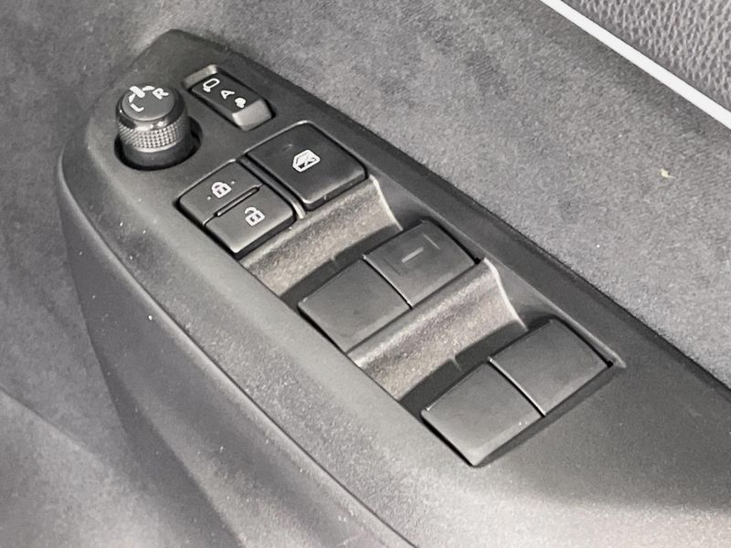 2023 Toyota Yaris 6AA-MXPH10 (UW-6a6035bce4878)[25]