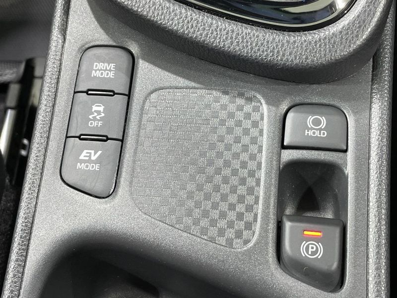 2023 Toyota Yaris Cross 6AA-MXPJ10 (UW-6a6035c5138b6)[10]