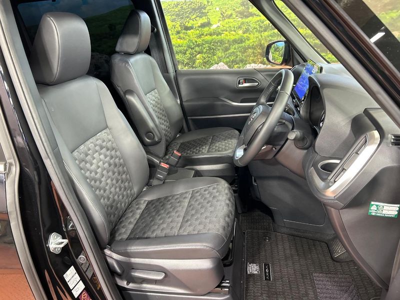2024 Toyota Voxy 6BA-MZRA90W (UW-6a6035f803621)[22]