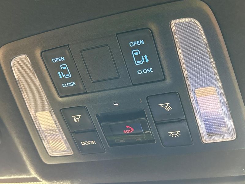 2024 Toyota Voxy 6BA-MZRA90W (UW-6a6035f803621)[18]
