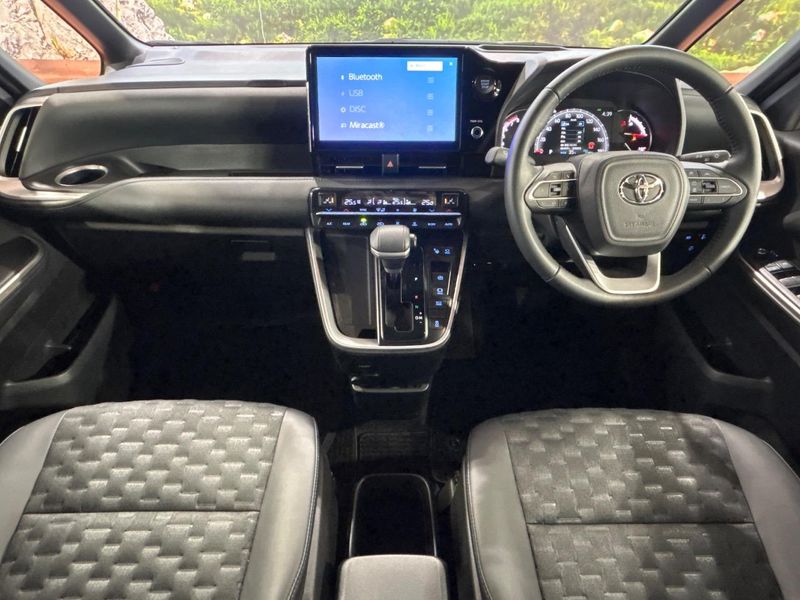 2024 Toyota Voxy 6BA-MZRA90W (UW-6a6035f803621)[28]