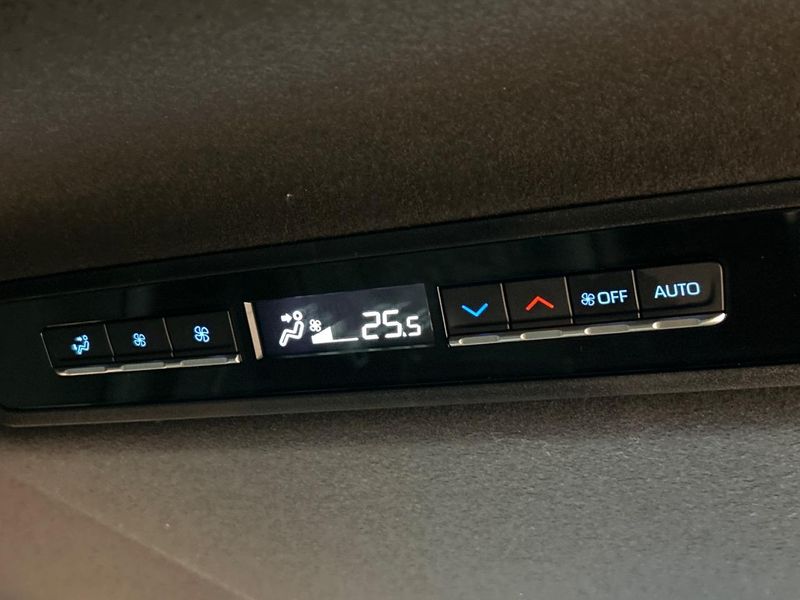 2024 Toyota Voxy 6BA-MZRA90W (UW-6a6035f803621)[26]
