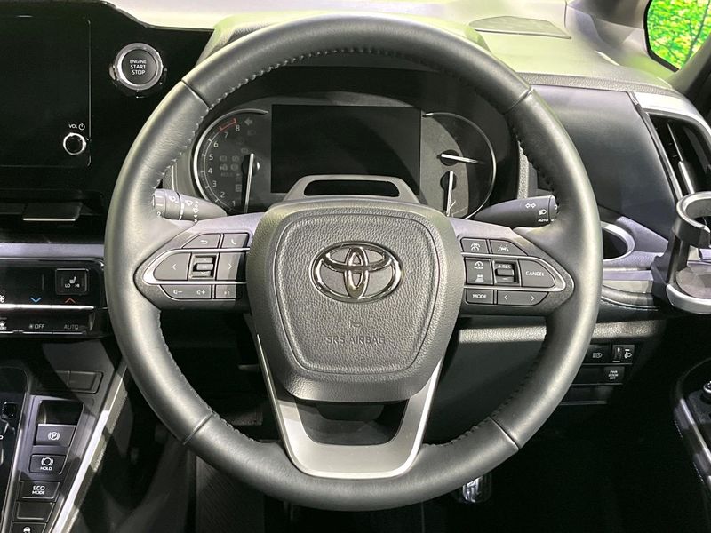 2022 Toyota Voxy 6BA-MZRA95W (UW-6a6035f9a142b)[17]