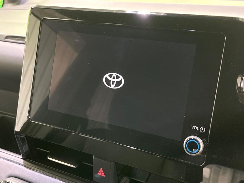 2022 Toyota Voxy 6BA-MZRA95W (UW-6a6035f9a142b)[14]