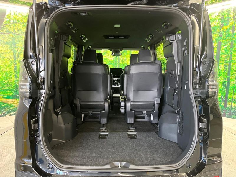 2022 Toyota Voxy 6BA-MZRA95W (UW-6a6035f9a142b)[22]