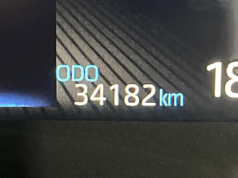 2022 Toyota Voxy 6BA-MZRA95W (UW-6a6035f9a142b)[2]