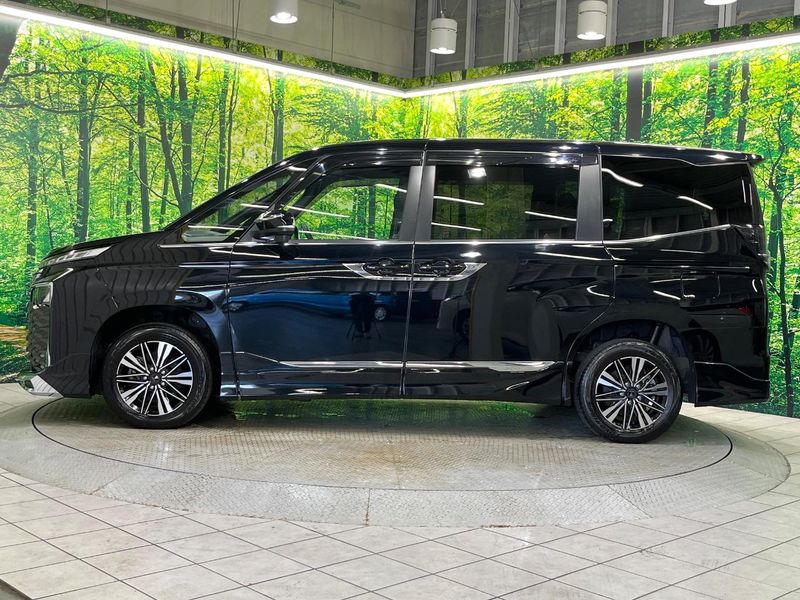 2022 Toyota Voxy 6BA-MZRA95W (UW-6a6035f9a142b)[6]
