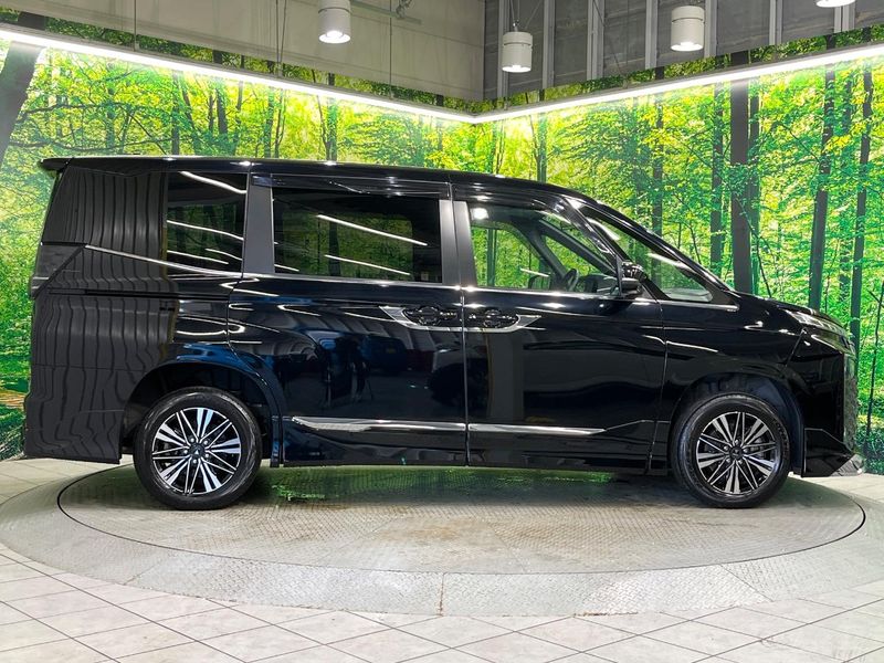 2022 Toyota Voxy 6BA-MZRA95W (UW-6a6035f9a142b)[10]