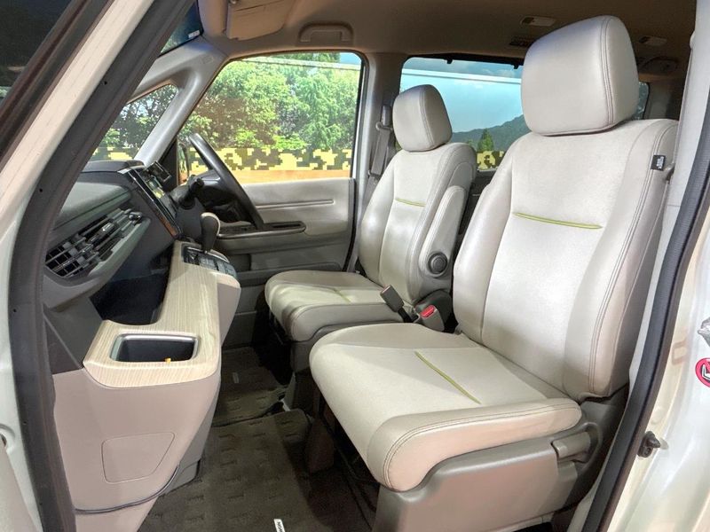2015 Honda Step Wagon DBA-RP1 (UW-6a6036286cc49)[29]