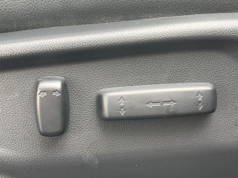 2016 Honda Vezel DAA-RU3 (UW-6a603631d20cd)[27]