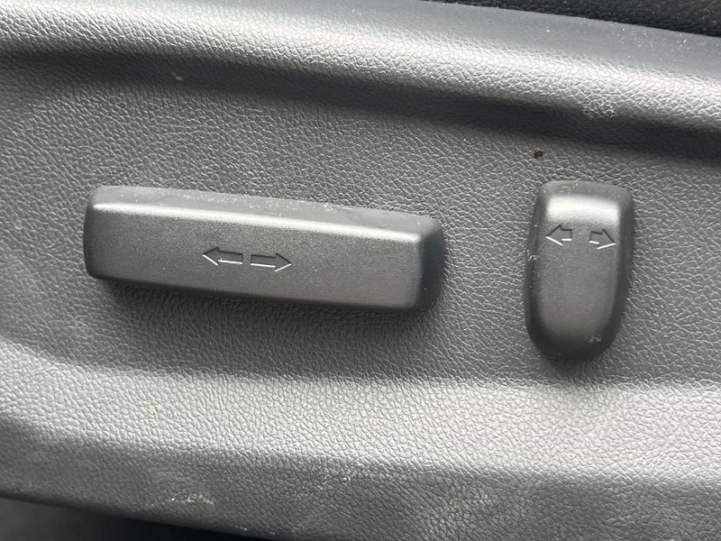 2016 Honda Vezel DAA-RU3 (UW-6a603631d20cd)[28]