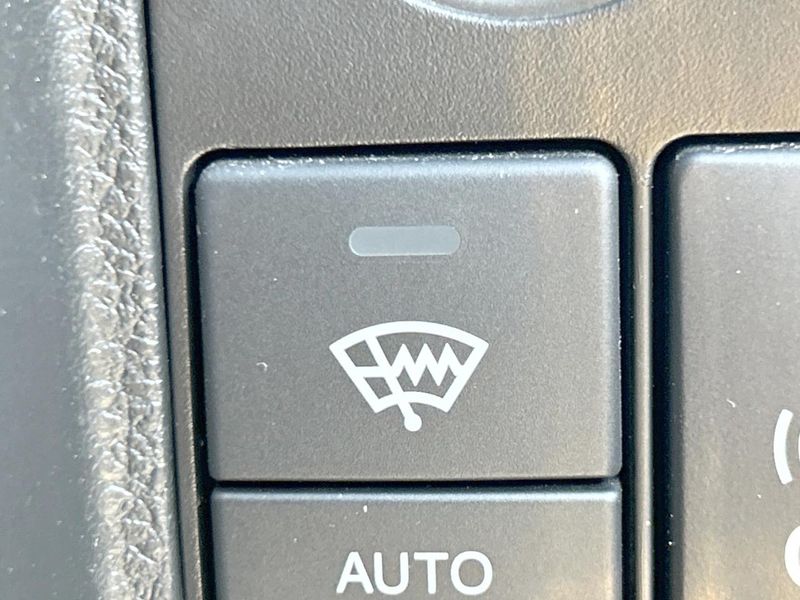2017 Honda Vezel DAA-RU4 (UW-6a60363785d9b)[29]