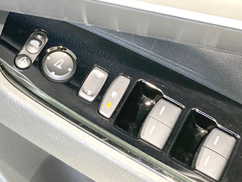 2021 Honda Vezel 6AA-RV5 (UW-6a60363a31bee)[15]