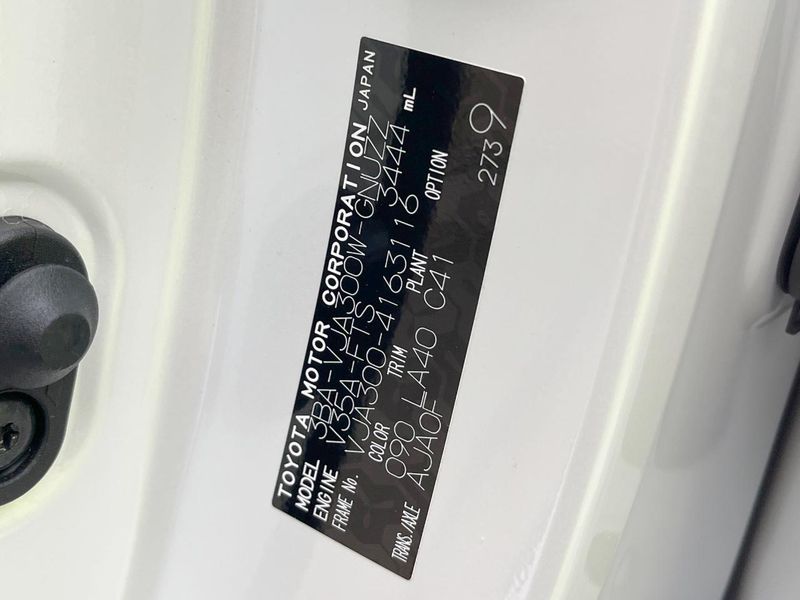 2024 Toyota Land Cruiser 3BA-VJA300W (UW-6a60367f9d4e4)[1]