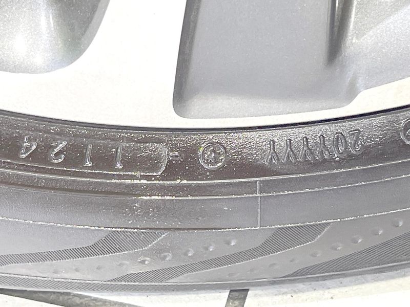 2020 Toyota Noah DBA-ZRR80W (UW-6a6036c38a1ce)[24]