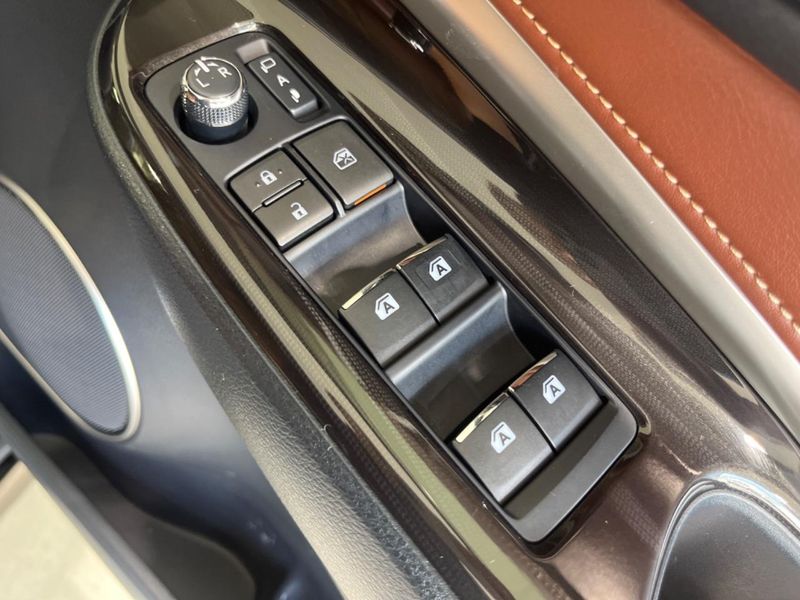 2018 Toyota Harrier DBA-ZSU60W (UW-6a6036cd3a96a)[25]