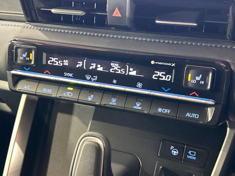 2023 Toyota Voxy 6AA-ZWR90W (UW-6a6036fcc6554)[27]