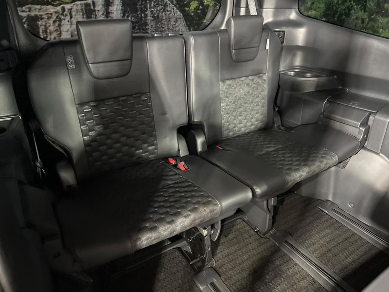2023 Toyota Voxy 6AA-ZWR90W (UW-6a6036fcc6554)[21]