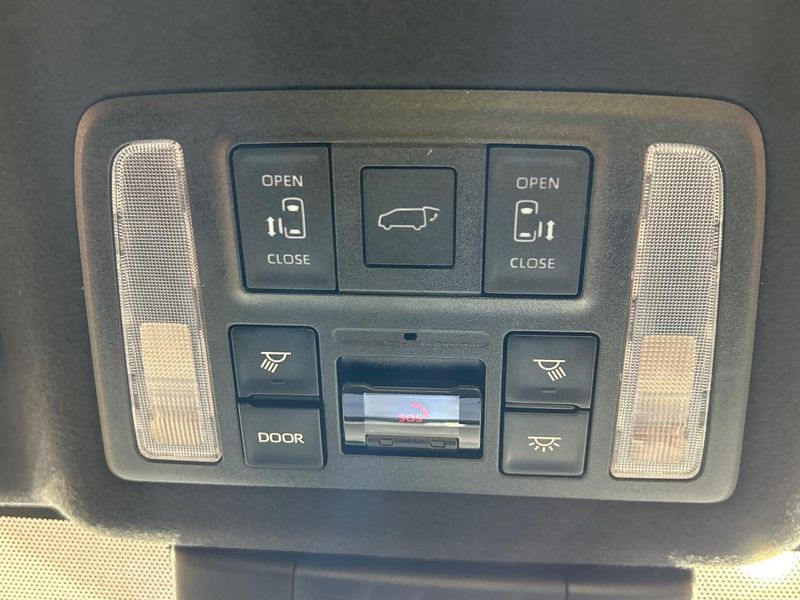 2023 Toyota Voxy 6AA-ZWR90W (UW-6a6036fcc6554)[17]