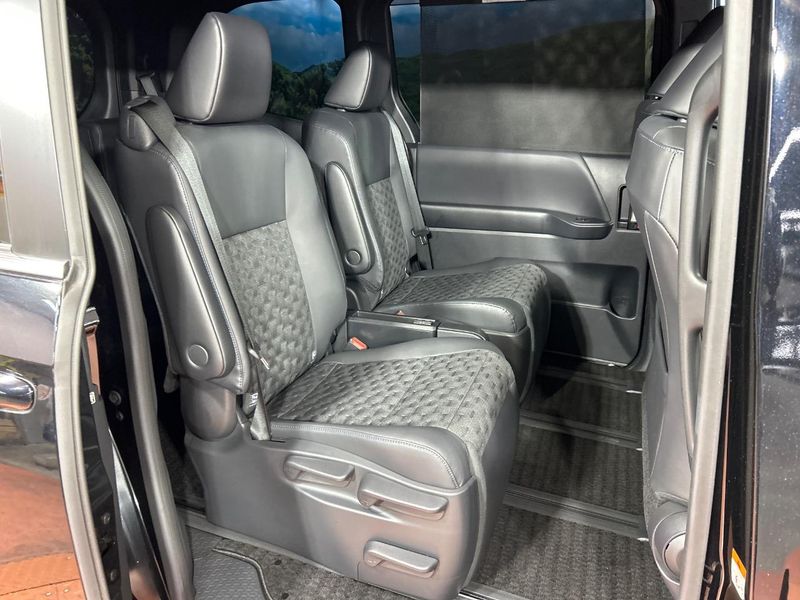 2023 Toyota Voxy 6AA-ZWR90W (UW-6a6036fcc6554)[19]