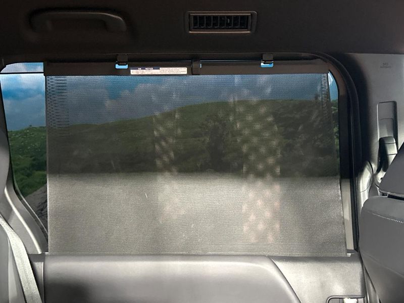 2023 Toyota Voxy 6AA-ZWR90W (UW-6a6036fcc6554)[22]