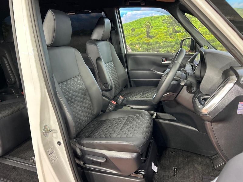 2025 Toyota Voxy 6AA-ZWR90W (UW-6a603703b2f39)[18]
