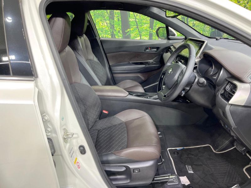 2018 Toyota C-HR DAA-ZYX10 (UW-6a60370c45c2f)[10]