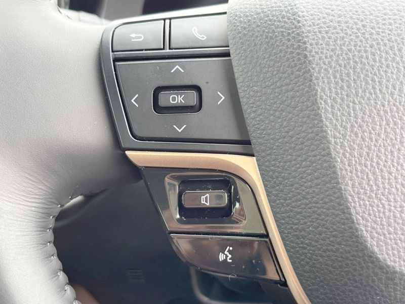 2023 Toyota Crown Crossover 6AA-AZSH35 (UW-6a61abeaebb09)[28]