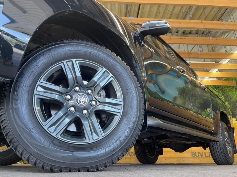2022 Toyota Hilux 3DF-GUN125 (UW-6a61aca322cd2)[12]