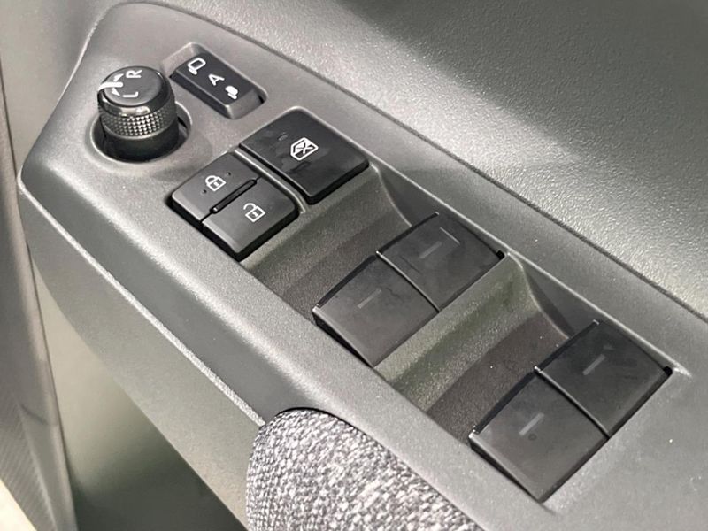 2023 Toyota Sienta 5BA-MXPC10G (UW-6a61ae3c70e11)[18]