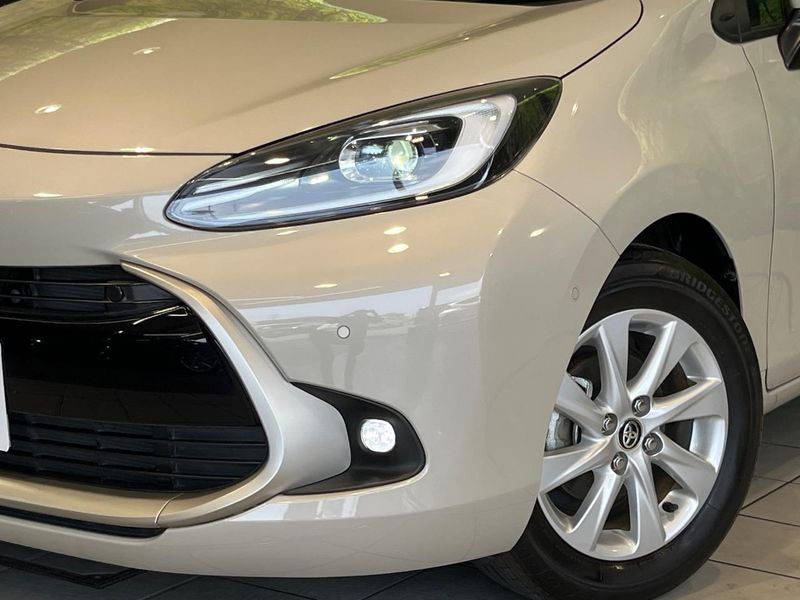 2023 Toyota Aqua 6AA-MXPK11 (UW-6a61ae4d6dd5d)[12]