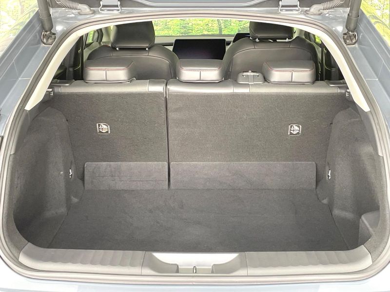 2023 Toyota Prius 6AA-MXWH60 (UW-6a61ae683e280)[4]