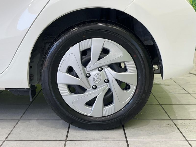 2021 Toyota Aqua 6AA-NHP10 (UW-6a61ae8634c8e)[11]