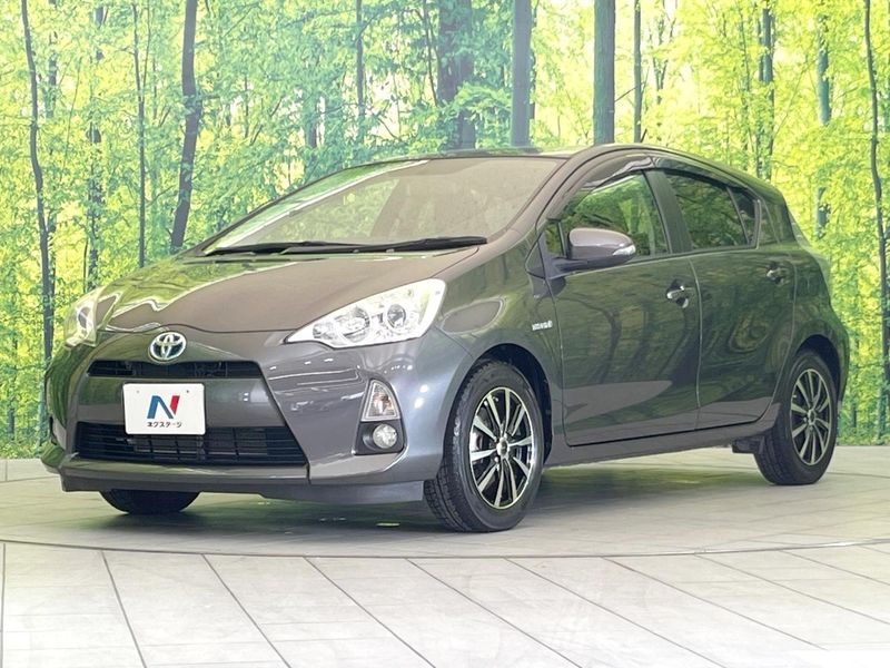 2013 Toyota Aqua DAA-NHP10 (UW-6a61ae87cddf5)[5]