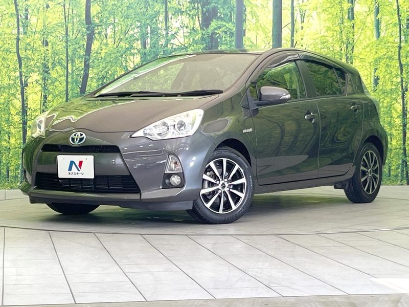 2013 Toyota Aqua DAA-NHP10 (UW-6a61ae87cddf5)[0]