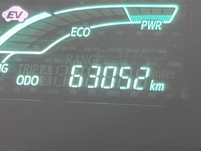 2013 Toyota Aqua DAA-NHP10 (UW-6a61ae87cddf5)[2]