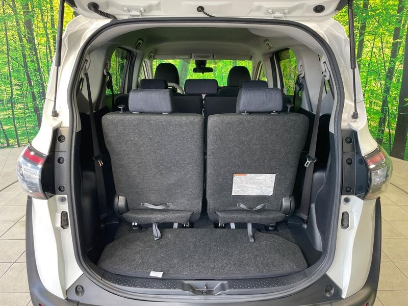 2017 Toyota Sienta DAA-NHP170G (UW-6a61ae90b116f)[11]
