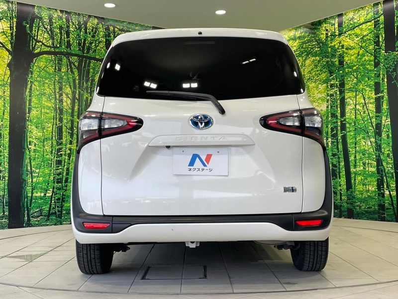 2017 Toyota Sienta DAA-NHP170G (UW-6a61ae90b116f)[17]