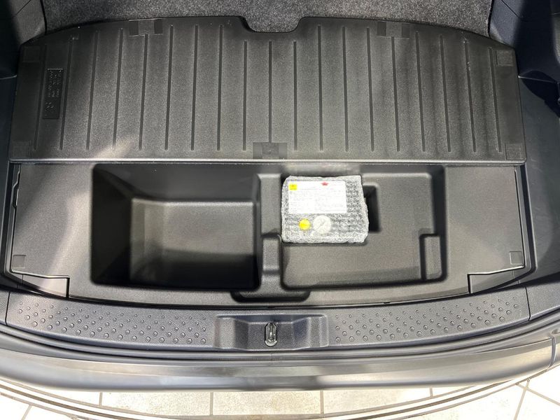 2019 Toyota Sienta DBA-NSP170G (UW-6a61ae9a7a22c)[28]