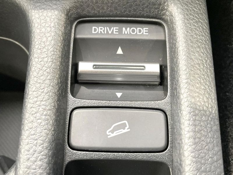 2024 Honda Vezel 6AA-RV5 (UW-6a61aec9180b7)[27]